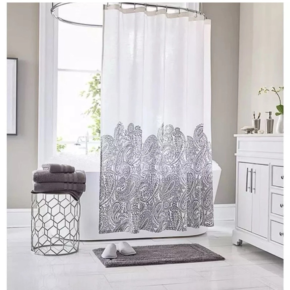 Liz Claiborne Paisley Border Shower Curtain